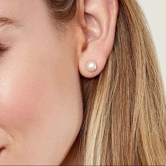 White Freshwater Cultured Pearl Stud Earrings - Picture 1 of 10